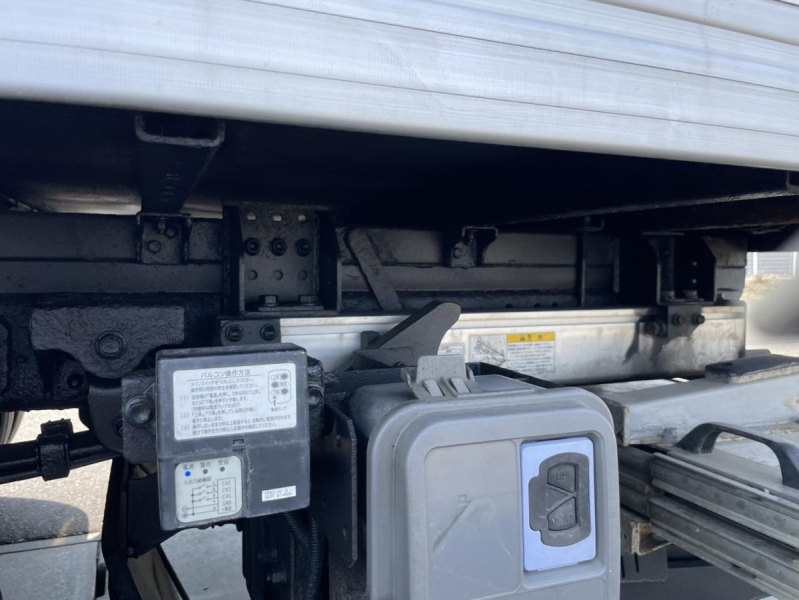 平成27年デュトロ4WDアルミバン格納ゲートマニュアル5速|中古トラックの販売・買取・査定のアイナビ