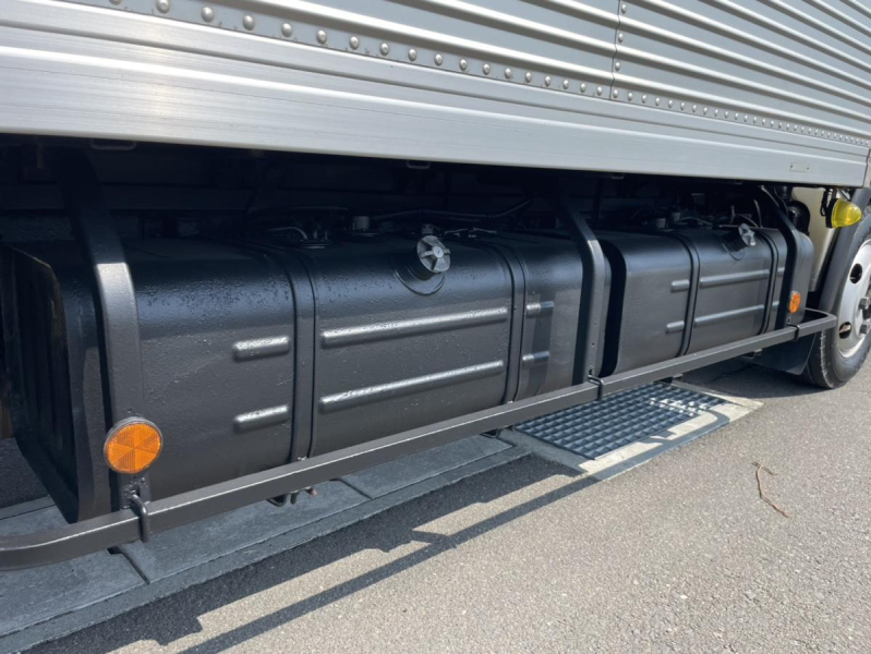 平成27年デュトロ4WDアルミバン格納ゲートマニュアル5速|中古トラックの販売・買取・査定のアイナビ