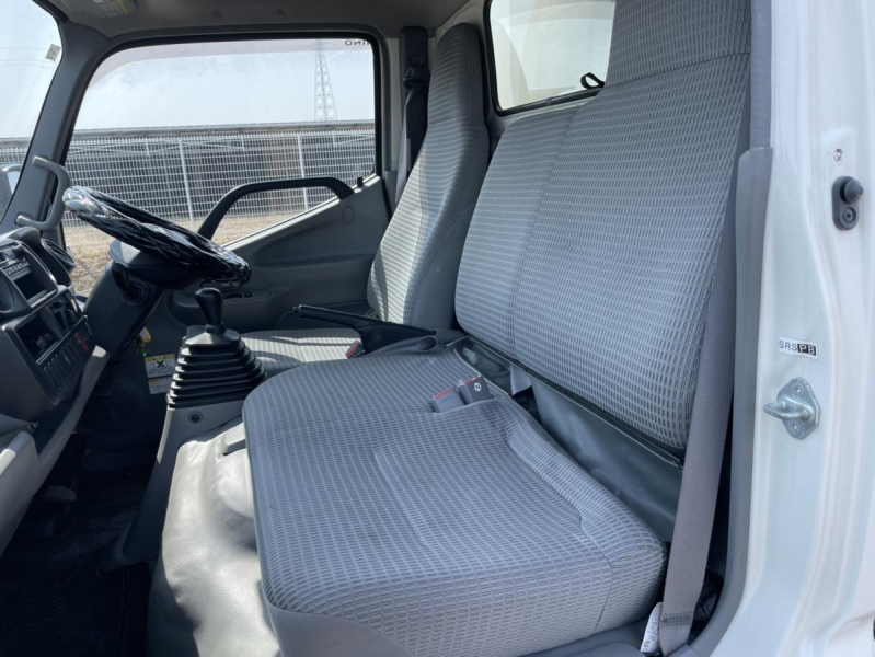 平成27年デュトロ4WDアルミバン格納ゲートマニュアル5速|中古トラックの販売・買取・査定のアイナビ