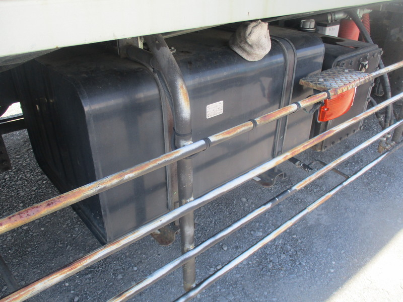 H26フォワード兼松製ロードリフレッシャー1683h稼働別エンジン|中古トラックの販売・買取・査定のアイナビ