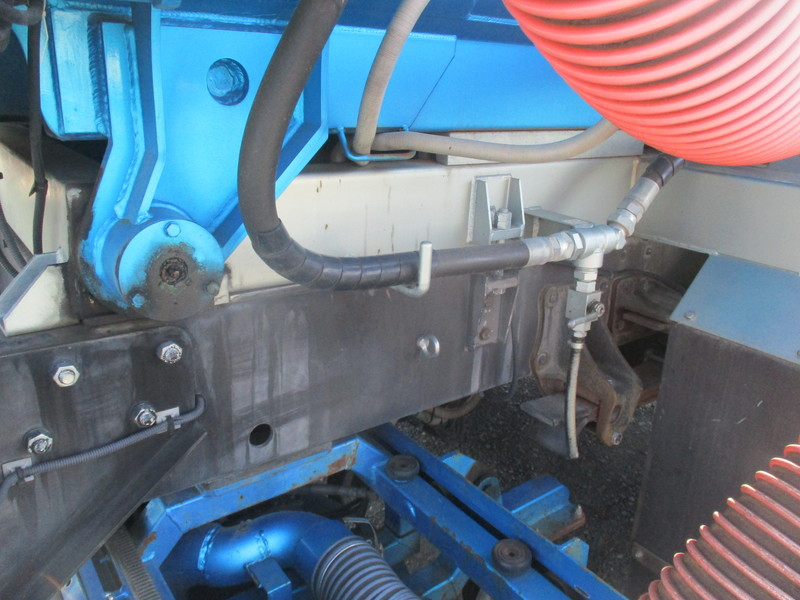 H26フォワード兼松製ロードリフレッシャー1683h稼働別エンジン|中古トラックの販売・買取・査定のアイナビ