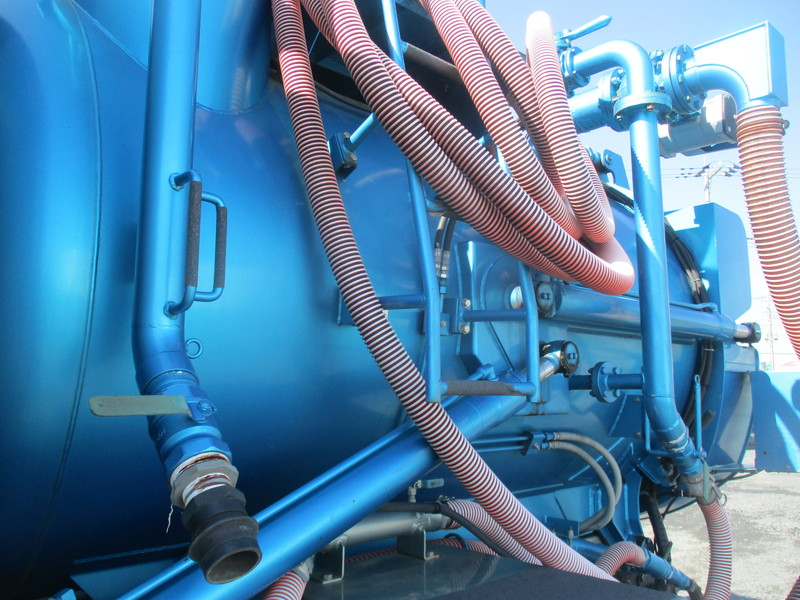 H26フォワード兼松製ロードリフレッシャー1683h稼働別エンジン|中古トラックの販売・買取・査定のアイナビ