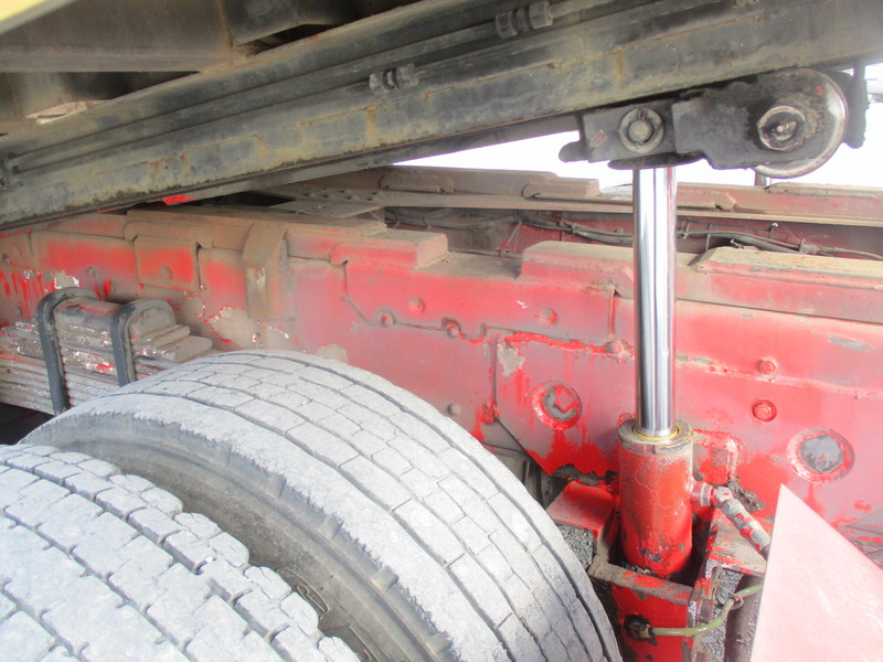 H16フォワード増トン花見台製セルフ積載10.6t車検R8/12|中古トラックの販売・買取・査定のアイナビ