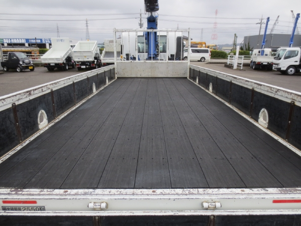 いすゞフォワード5段ラジコンクレーン付|中古トラックの販売・買取・査定のアイナビ