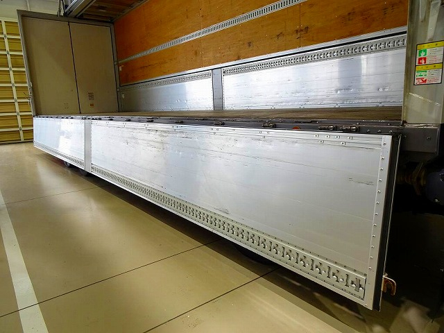 ギガ13.7t4軸アルミウイングリアエアサス380ps|中古トラックの販売・買取・査定のアイナビ