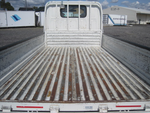 低床10尺ボディ標準幅1.5t車オートマディーゼル車|中古トラックの販売・買取・査定のアイナビ