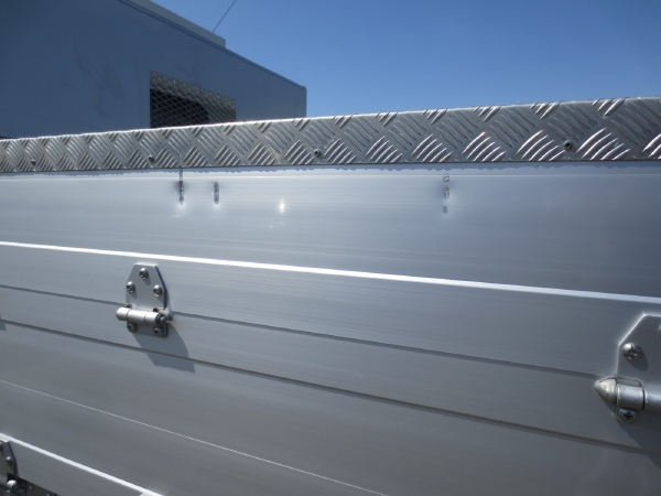 トヨタダイナセミロングアルミ平|中古トラックの販売・買取・査定のアイナビ