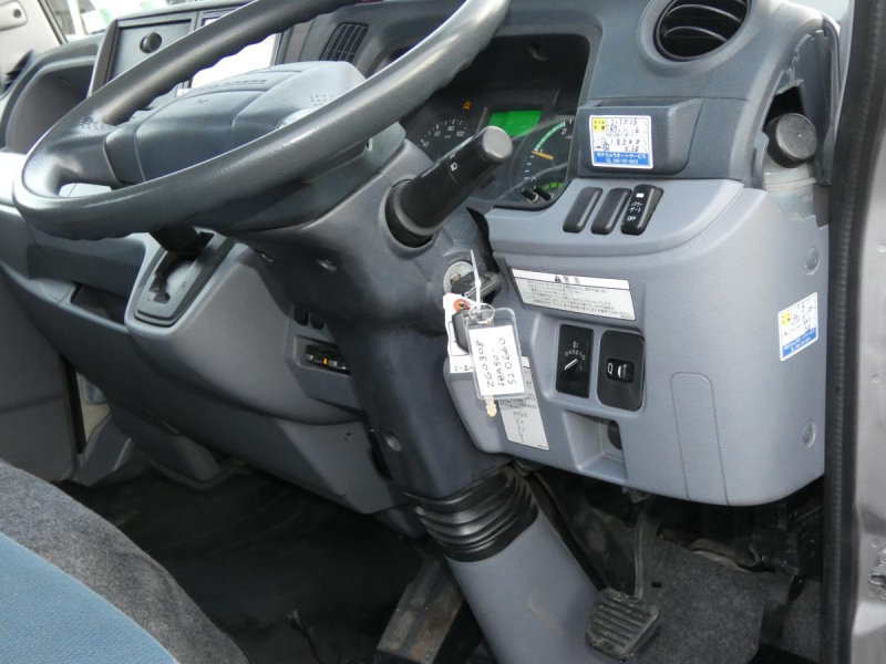 H25 3トン　平ボディー　オ-トマ　ETC|中古トラックの販売・買取・査定のアイナビ