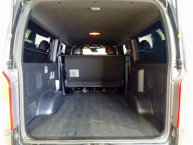 ハイエースバンスーパーGLダークプライムⅡ1t4WD2/5人5ドア|中古トラックの販売・買取・査定のアイナビ