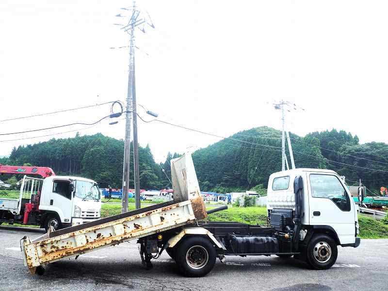 エルフ新明和ローダーダンプワイドロング積載3.75t160馬力|中古トラックの販売・買取・査定のアイナビ