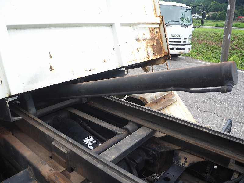 エルフ新明和ローダーダンプワイドロング積載3.75t160馬力|中古トラックの販売・買取・査定のアイナビ