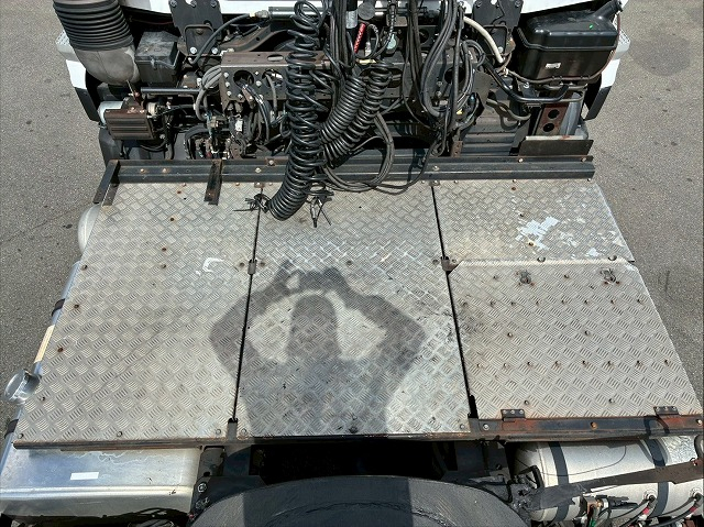 ハイルーフ後輪エアサスB尺エスコットⅤATセミオートマ|中古トラックの販売・買取・査定のアイナビ