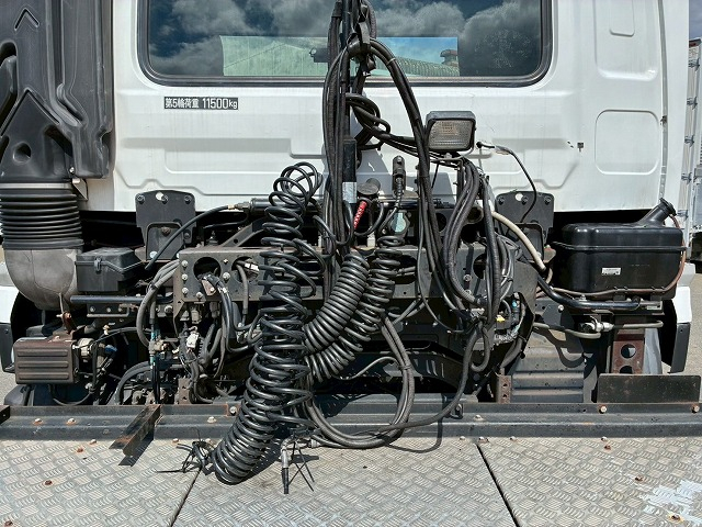 ハイルーフ後輪エアサスB尺エスコットⅤATセミオートマ|中古トラックの販売・買取・査定のアイナビ