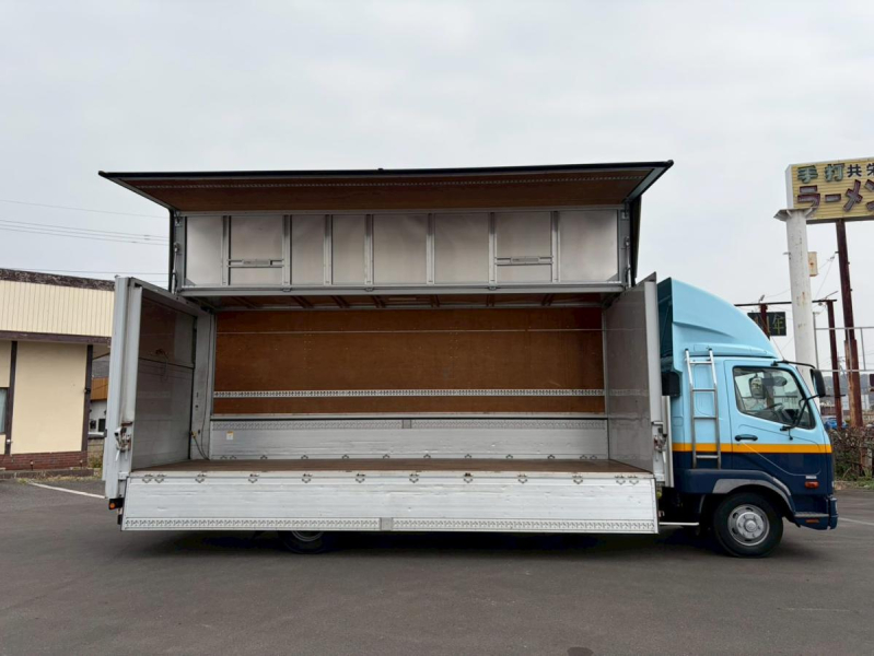 ワイド6200後輪エアサス跳上ゲート2.1トン積載ベッド付|中古トラックの販売・買取・査定のアイナビ