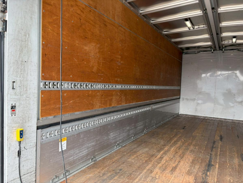 ワイド6200後輪エアサス跳上ゲート2.1トン積載ベッド付|中古トラックの販売・買取・査定のアイナビ