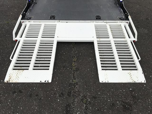 いすゞ 特殊車両|中古トラックの販売・買取・査定のアイナビ