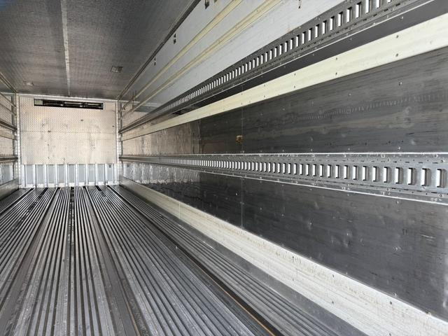 UDトラックス クオン|中古トラックの販売・買取・査定のアイナビ