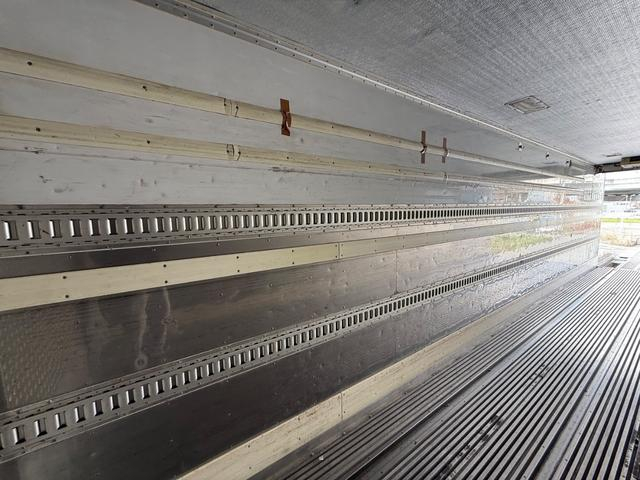 UDトラックス クオン|中古トラックの販売・買取・査定のアイナビ