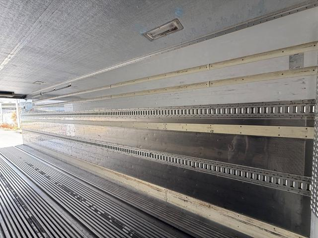 UDトラックス クオン|中古トラックの販売・買取・査定のアイナビ