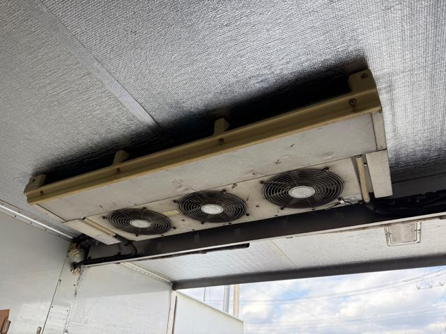 UDトラックス クオン|中古トラックの販売・買取・査定のアイナビ