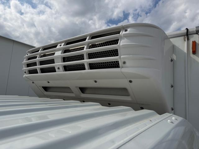 UDトラックス クオン|中古トラックの販売・買取・査定のアイナビ