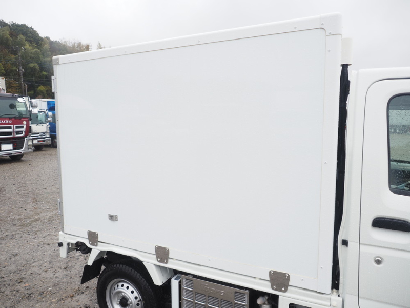 スズキ 冷凍バン|中古トラックの販売・買取・査定のアイナビ