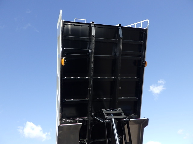 日野令和7年式耐摩耗性☆深ダンプ☆車検付き|中古トラックの販売・買取・査定のアイナビ