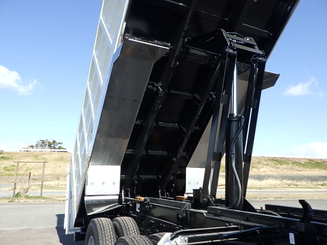 日野令和7年式耐摩耗性☆深ダンプ☆車検付き|中古トラックの販売・買取・査定のアイナビ