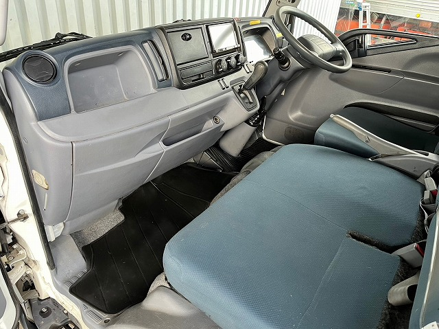 ★4ナンバー★リアヒーター★5トン限定準中型免許★Wキャブ★|中古トラックの販売・買取・査定のアイナビ