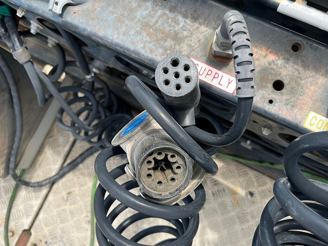 第5輪11.5トン★ハイルーフ★エアサス★410馬力★シングルヘッド|中古トラックの販売・買取・査定のアイナビ