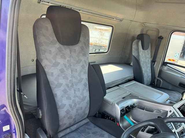 海コン緩和時11.5トン★ハイルーフ★410馬力・ターボ★標準尺|中古トラックの販売・買取・査定のアイナビ