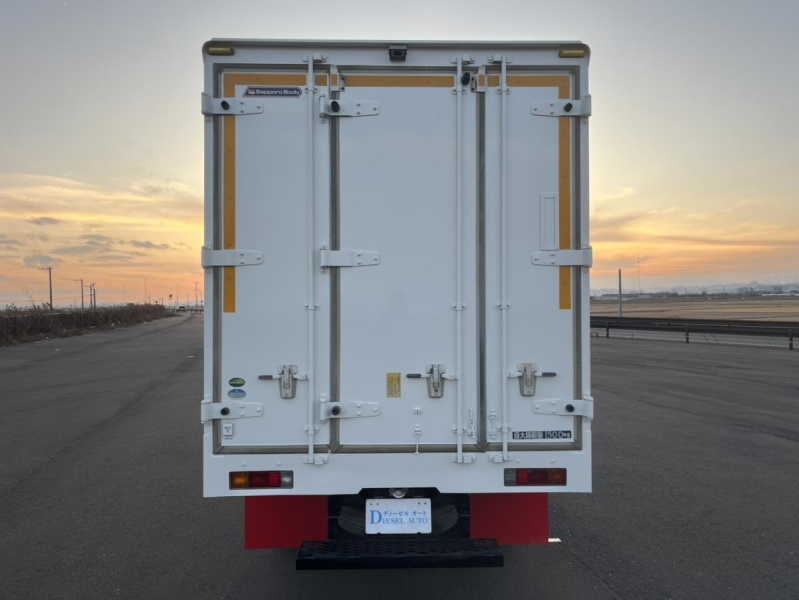 平成28年 キャンター パネルバン 4WD 準中型 AT限定可|中古トラックの販売・買取・査定のアイナビ