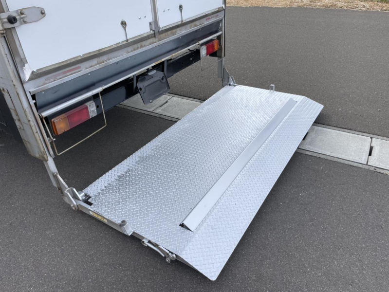 平成26年トヨエースワイドロングアルミバン垂直パワーゲート|中古トラックの販売・買取・査定のアイナビ