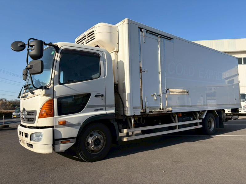 冷蔵冷凍車後輪エアサス-30℃6200標準格納PG左サイド扉|中古トラックの販売・買取・査定のアイナビ