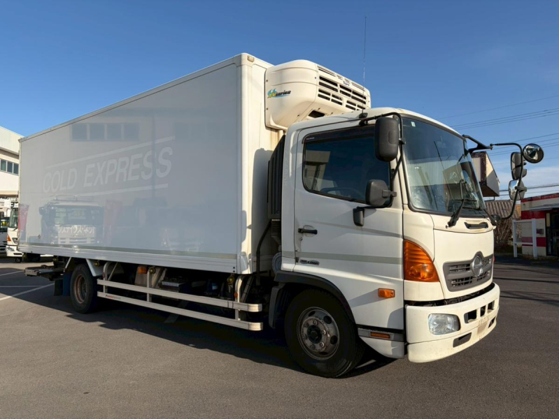 冷蔵冷凍車後輪エアサス-30℃6200標準格納PG左サイド扉|中古トラックの販売・買取・査定のアイナビ