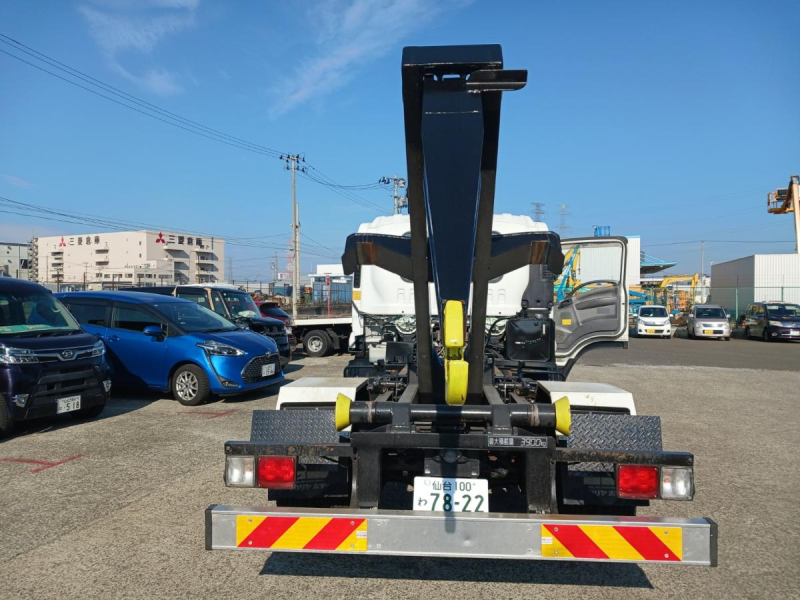 車検付距離少ない4tアームロール即戦力|中古トラックの販売・買取・査定のアイナビ