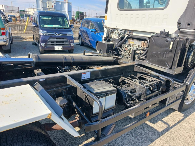 車検付距離少ない4tアームロール即戦力|中古トラックの販売・買取・査定のアイナビ