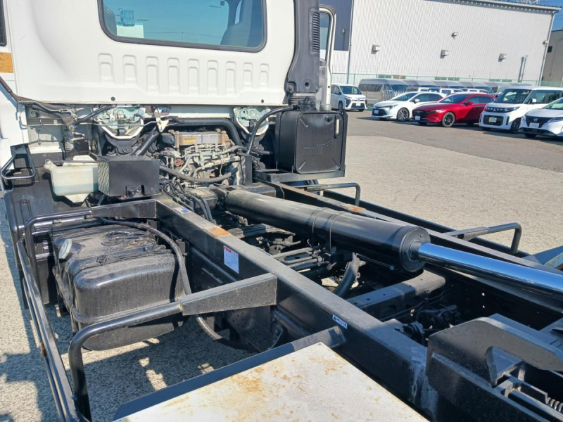 車検付距離少ない4tアームロール即戦力|中古トラックの販売・買取・査定のアイナビ