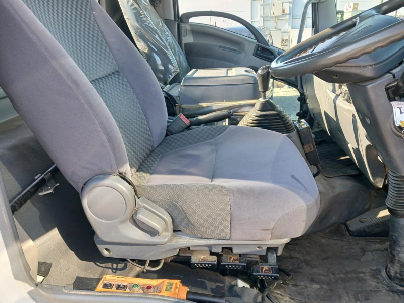 車検付距離少ない4tアームロール即戦力|中古トラックの販売・買取・査定のアイナビ