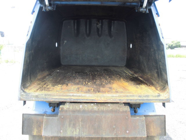 2T パッカー車 回転式 ダンプ式 塵芥車 清掃車|中古トラックの販売・買取・査定のアイナビ