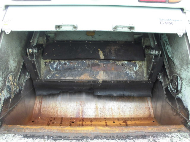 4T パッカー車 プレス式 塵芥車 積載量1.9T 8立米サイズ|中古トラックの販売・買取・査定のアイナビ