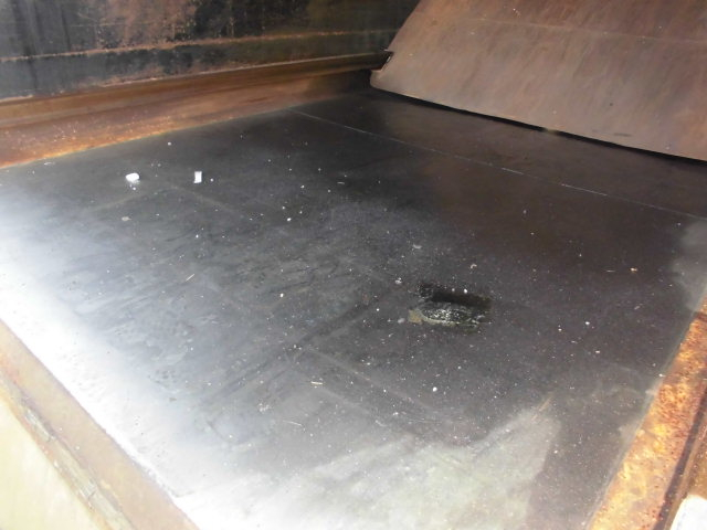 4Tパッカー車8.5立米プレス式塵芥車押出式連続動作|中古トラックの販売・買取・査定のアイナビ