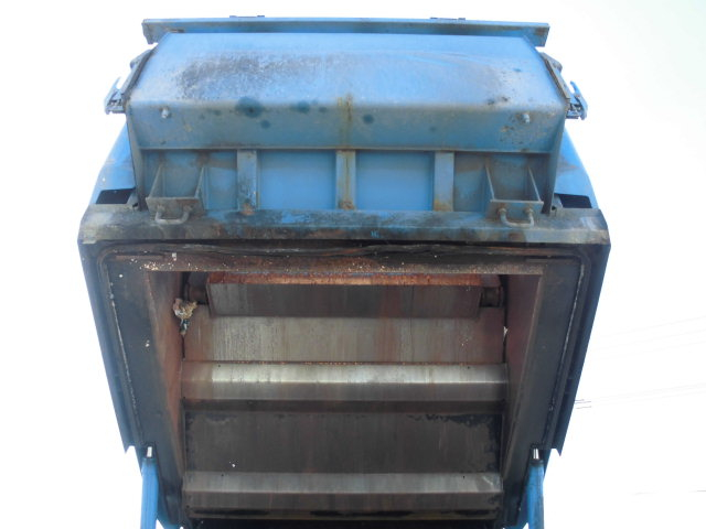 4Tパッカー車8.5立米プレス式塵芥車押出式連続動作|中古トラックの販売・買取・査定のアイナビ