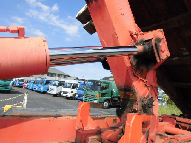 22tアームロール 新明和 2デフ 箱付き 脱着コンテナ専用車|中古トラックの販売・買取・査定のアイナビ