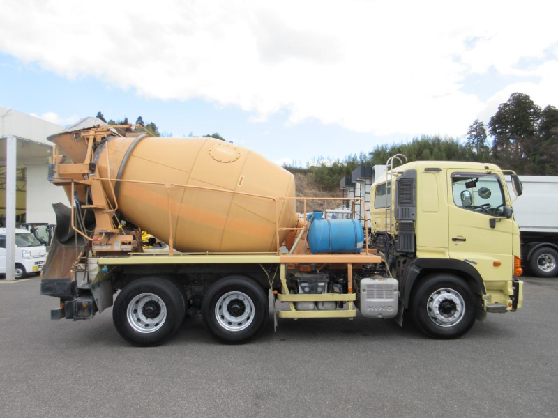 カヤバ製 ドラム8.7m3車検付 2デフ コンクリートミキサー|中古トラックの販売・買取・査定のアイナビ