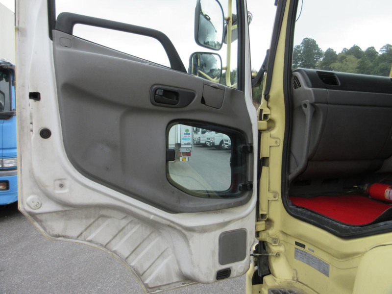 カヤバ製 ドラム容積8.9m3 車検切れナンバー付 !!|中古トラックの販売・買取・査定のアイナビ