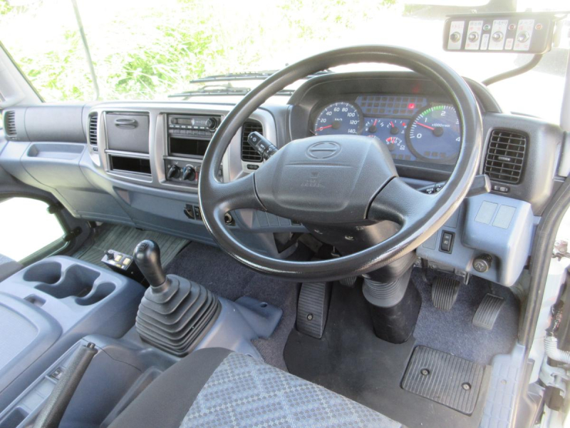 脱着装置付コンテナ専用車 プレスコンテナ フジマイティ―製|中古トラックの販売・買取・査定のアイナビ