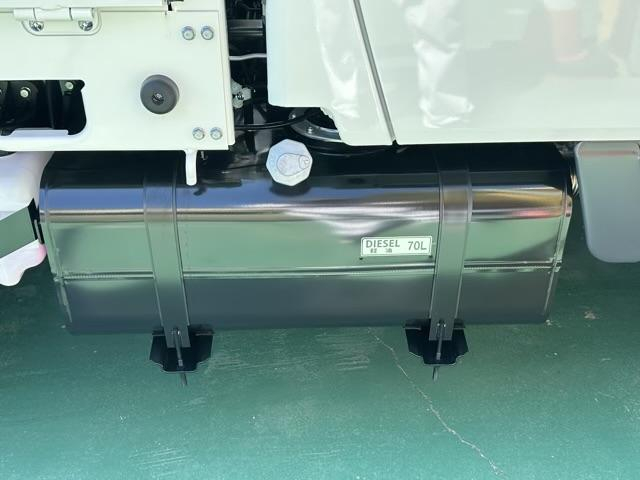 三菱ふそう Wキャブ キャンター|中古トラックの販売・買取・査定のアイナビ