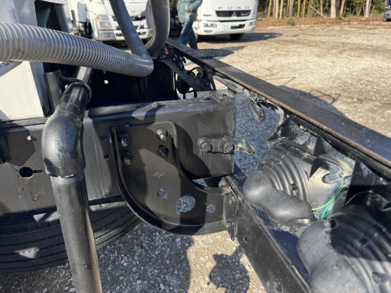 最大数量3900L 前後散水 サブエンジン式 AT|中古トラックの販売・買取・査定のアイナビ