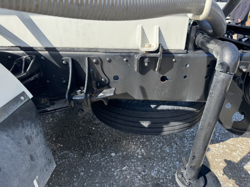 最大数量3900L 前後散水 サブエンジン式 AT|中古トラックの販売・買取・査定のアイナビ